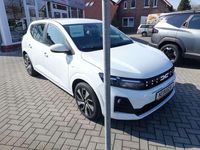 Neu Dacia Sandero Expression 101 PS (74 kW) 2025 Arctisweiss; metallic zzgl. Limousine