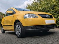 Gebraucht VW Fox 54 PS (39 kW) 2006 Gelb Kleinwagen