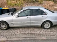 Gebraucht Mercedes C220 150 PS (110 kW) 2002 Silber Limousine