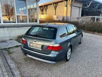 Gebraucht BMW 525 197 PS (144 kW) 2010 Blau Kombi