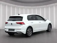 Gebraucht VW Golf VIII Active 150 PS (110 kW) 2022 Weiss Limousine