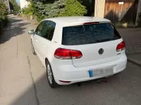 Gebraucht VW Golf VI 105 PS (77 kW) 2010 Weiß Kleinwagen