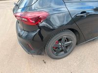 Gebraucht Ford Focus ST-Line 125 PS (91 kW) 2023 Schwarz Limousine