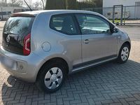 Second-hand VW up! 60 CP (44 kW) 2016 Argintiu Hatchback
