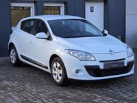 Gebraucht Renault Mégane Authentique 101 PS (74 kW) 2009 Weiß Limousine