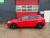 Gebraucht Opel Astra Selection 116 PS (85 kW) 2015 Rot Limousine
