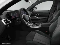 Gebraucht BMW 330e M Sport 292 PS (214 kW) 2025 Alpinweiß iii Limousine