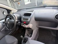 Gebraucht Peugeot 107 68 PS (50 kW) 2007 Silber Kleinwagen