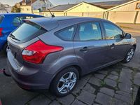 Gebraucht Ford Focus Ambiente 95 PS (69 kW) 2014 Brisbane braun (met.) Kleinwagen