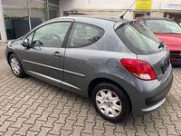 Gebraucht Peugeot 207 Tendance 95 PS (69 kW) 2011 Grau Limousine