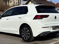 Gebraucht VW Golf VII Active 150 PS (110 kW) 2021 Weiß Kleinwagen