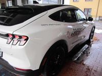 Gebraucht Ford Mustang Mach-E 197 kW (269 PS) 2023 Starweiß metallic SUV