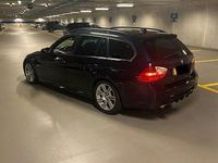 Gebraucht BMW 320 163 PS (119 kW) 2007 Blau Kombi