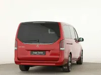 Gebraucht Mercedes EQV300 150 kW (204 PS) 2025 Rot Van / Kleinbus