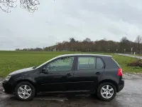 Gebraucht VW Golf V 105 PS (77 kW) 2004 Schwarz Kleinwagen