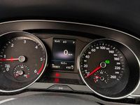 Gebraucht VW Passat 125 PS (91 kW) 2016 Blau Kombi