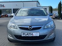 Usata Opel Astra 140 CV (102 kW) 2013 Argento Berlina