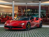 Gebraucht Ferrari SF90 780 PS (573 kW) 2023 Rot Cabrio
