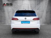 Gebraucht VW Touareg R-line 286 PS (210 kW) 2023 Oryxweiß perlmutteffekt SUV
