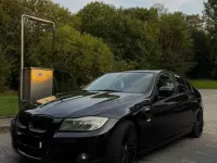 Gebraucht BMW 318 143 PS (105 kW) 2010 Schwarz Limousine