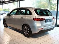 Gebraucht Mercedes B180 136 PS (100 kW) 2024 Silber Kleinwagen