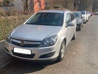 Gebraucht Opel Astra Edition 90 PS (66 kW) 2010 Silber Limousine