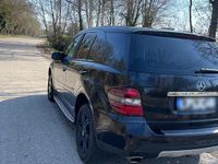Gebraucht Mercedes ML320 224 PS (164 kW) 2007 Schwarz SUV