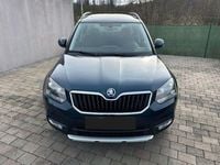 Gebraucht Skoda Yeti Ambition 110 PS (80 kW) 2017 Lavablau metallic (metallic) SUV