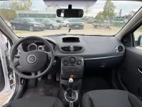 Gebraucht Renault Clio III Collection 75 PS (55 kW) 2013 Weiß Limousine