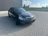 Gebraucht Mercedes E220 170 PS (125 kW) 2012 Schwarz Limousine