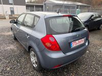 Gebraucht Kia Ceed 109 PS (80 kW) 2008 Blau Kleinwagen
