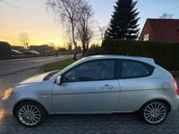 Gebraucht Hyundai Accent 97 PS (71 kW) 2007 Silber Kleinwagen
