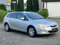 Gebraucht Opel Astra 140 PS (102 kW) 2011 Silber Kombi
