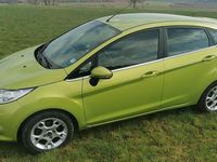 Gebraucht Ford Fiesta Titanium 95 PS (69 kW) 2011 Grün Kleinwagen