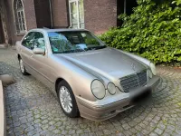 Gebraucht Mercedes E320 Elegance 224 PS (164 kW) 2001 Gold Limousine