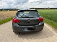 Gebraucht Opel Astra Design Edition 160 PS (117 kW) 2011 Grau Limousine
