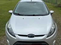 Gebraucht Ford Fiesta 95 PS (69 kW) 2012 Silber Limousine
