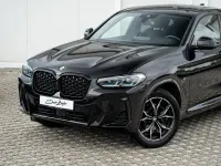 Gebraucht BMW X4 M Sport 245 PS (180 kW) 2025 Saphirschwarzmetallic SUV