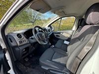 Gebraucht Renault Traffic 95 PS (69 kW) 2018 Weiß Van / Kleinbus