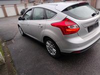 Gebraucht Ford Focus 125 PS (91 kW) 2014 Silber Limousine