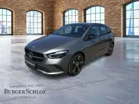 Gebraucht Mercedes B200 Night 163 PS (119 kW) 2025 Metalliclack mountaingrau Kleinwagen