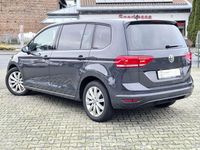 Gebraucht VW Touran 116 PS (85 kW) 2019 Grau Van / Kleinbus