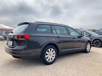 Gebraucht VW Passat Conceptline 122 PS (89 kW) 2023 Mangangrau metallic Kombi