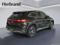 Gebraucht Mercedes EQA300 Advanced 167 kW (228 PS) 2025 Metalliclack kosmosschwarz SUV