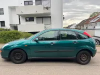 Gebraucht Ford Focus Ghia 100 PS (73 kW) 2001 Grün Kleinwagen