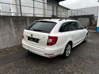 Gebraucht Skoda Superb Elegance 140 PS (102 kW) 2012 Weiß Kombi