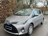 Gebraucht Toyota Yaris Hybrid 101 PS (74 kW) 2014 Andere farben Kleinwagen