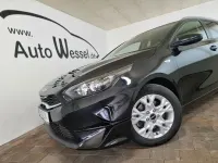 Gebraucht Kia Ceed 99 PS (72 kW) 2023 (1k) black pearl m (schwarz) (metallic) Kleinwagen