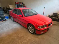 Gebraucht BMW 318 104 PS (76 kW) 1992 Rot Limousine