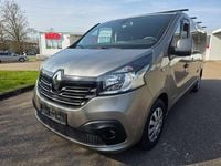 Second-hand Renault Trafic Expression 145 CP (106 kW) 2017 Stone Monovolum